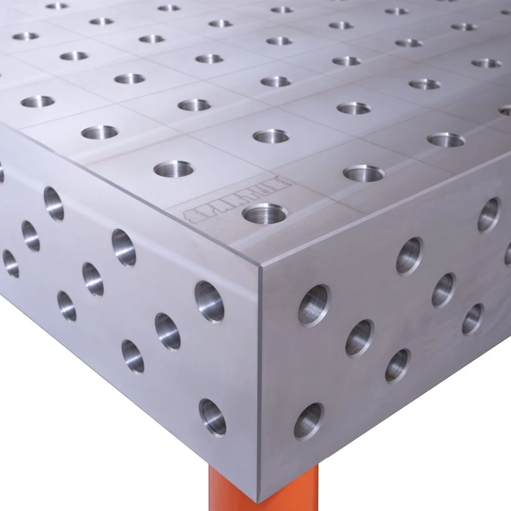 Zbliżenie na narożnik stołu spawalniczego Hermes 3D 3000 1500 200 mm